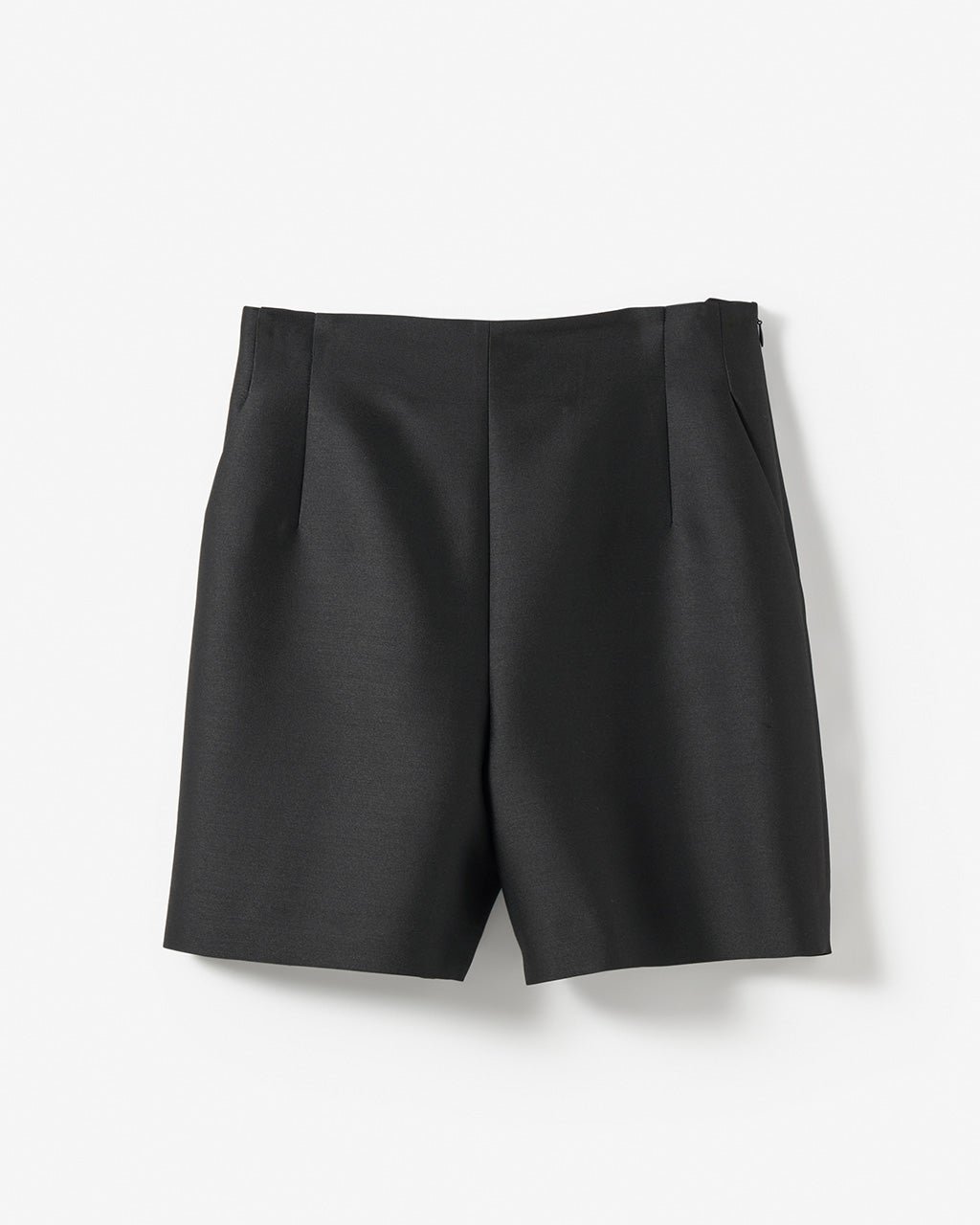 【ドゥクラッセ/DoCLASSE】のシルクウールツイル・ハーフパンツ インテリア・キッズ・メンズ・レディースファッション・服の通販 founy(ファニー) 　ファッション　Fashion　レディースファッション　Fashion for Women　パンツ　Pants & Trousers　ショートパンツ・ハーフパンツ　High-Waisted & Relaxed Shorts　なめらか　Smooth, Silky Texture　シルク　Silk, 100% Silk　ストレート　Straight, Straight Cut　スマート　Smart, Elegant　セットアップ　Set-Up, Coordinated Outfit　チュニック　Tunic, Long Top　トレンド　Trend, Trending Now　ハーフ　Half, Half-Length　フォルム　Silhouette, Form　ミックス　Mix, Mixed Style　エレガント 上品　Elegant　ブラック|ID: prp329100004934264 ipo3291000000037033429