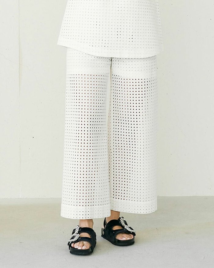 【ドゥクラッセ/DoCLASSE】のコットンピケ・レースパンツ インテリア・キッズ・メンズ・レディースファッション・服の通販 founy(ファウニー) https://founy.com/ ファッション Fashion レディースファッション Fashion for Women パンツ Pants & Trousers インナー Innerwear シンプル Simple, Minimal ペチコート Petticoat, Underskirt モダン Modern, Contemporary レース Lace, Lace Fabric 夏 Summer |ID: prp329100004934275 ipo3291000000037102569