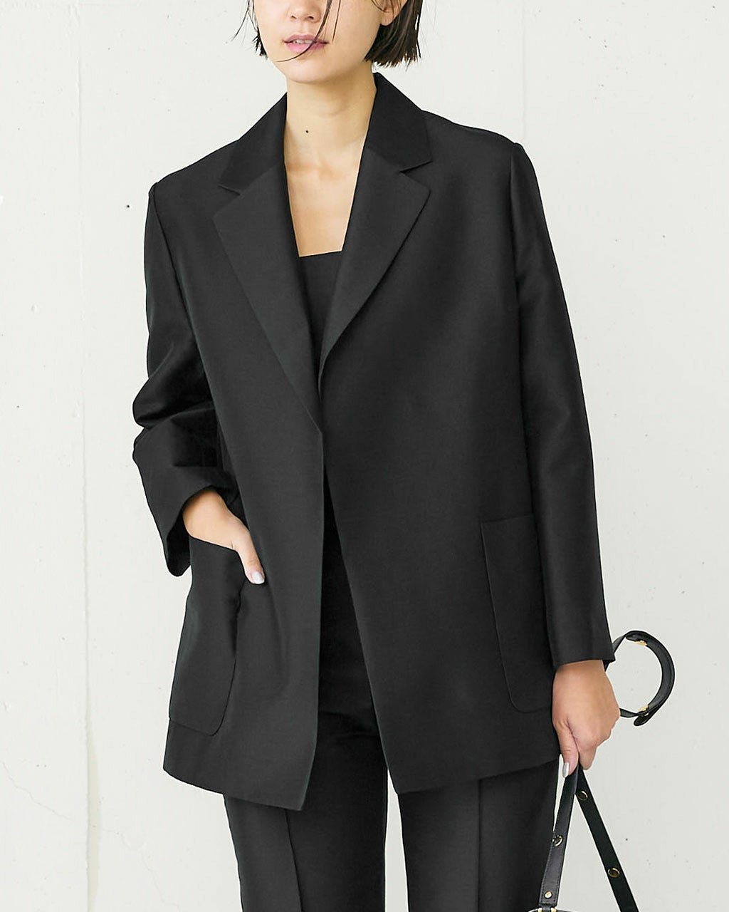 【ドゥクラッセ/DoCLASSE】のシルクウールタフタ・オーバーサイズジャケット 人気、トレンドファッション・服の通販 founy(ファニー) 　ファッション　Fashion　レディースファッション　Fashion for Women　アウター　Coat / Outerwear Collection　レディースジャケット・軽アウター　Jackets　シルク　Silk, 100% Silk　ジャケット　Jacket, Outerwear　ベスト　Vest, Waistcoat　ミックス　Mix, Mixed Style　エレガント 上品　Elegant　 other-1|ID: prp329100004934397 ipo3291000000037033913