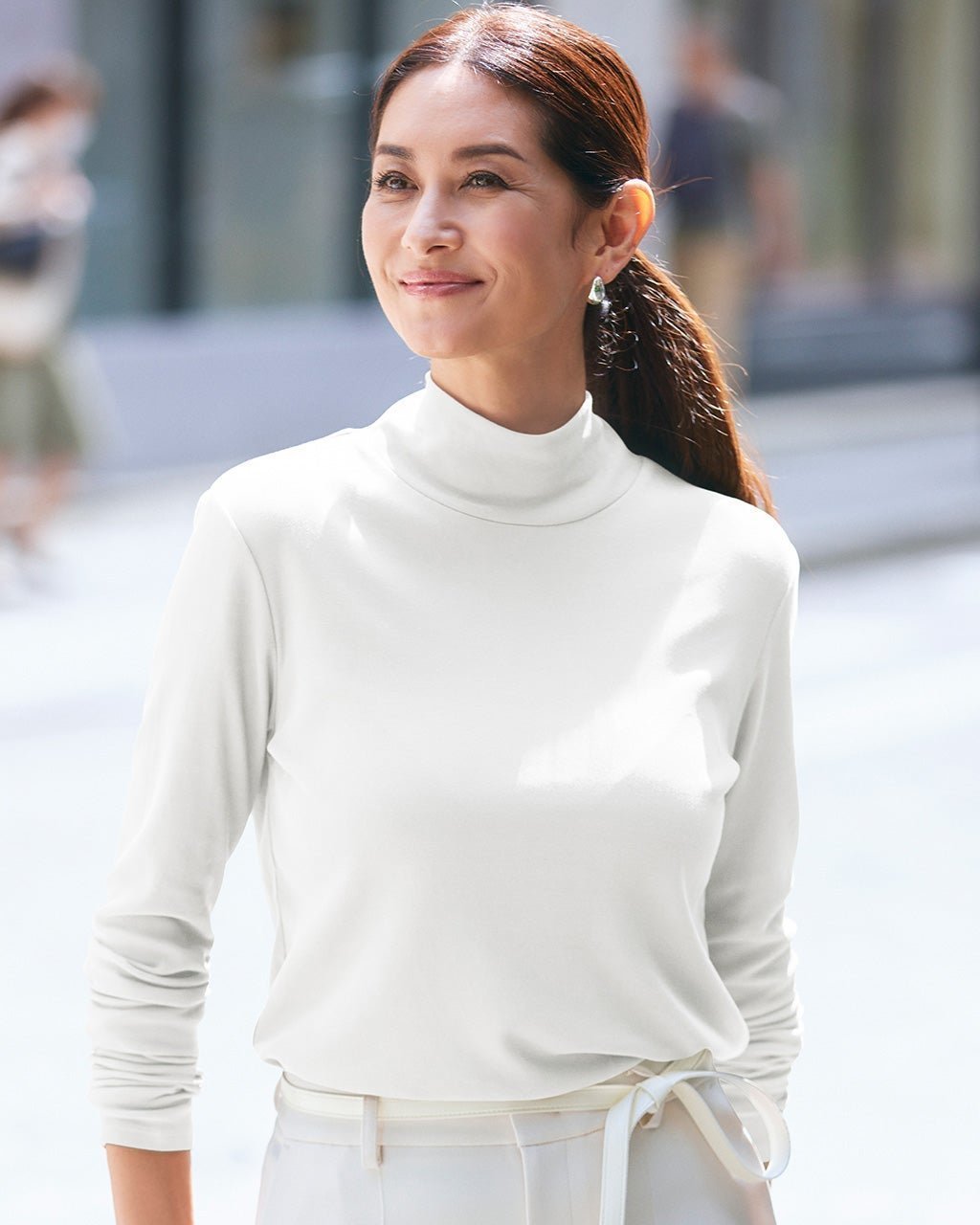 【ドゥクラッセ/DoCLASSE】のハイカウントコットン・ハイネック/長袖 インテリア・キッズ・メンズ・レディースファッション・服の通販 founy(ファニー) 　ファッション　Fashion　レディースファッション　Fashion for Women　トップス・カットソー　Cut & Sew Tops　カットソー・ベーシックTシャツ　Cut-and-Sewn Tops / Stretch Tees & Basics　インナー　Innerwear　カットソー　Cut and Sewn Top　ジャケット　Jacket, Outerwear　なめらか　Smooth, Silky Texture　長袖　Long Sleeve, Full Sleeve　オフホワイト|ID: prp329100004934508 ipo3291000000037034319