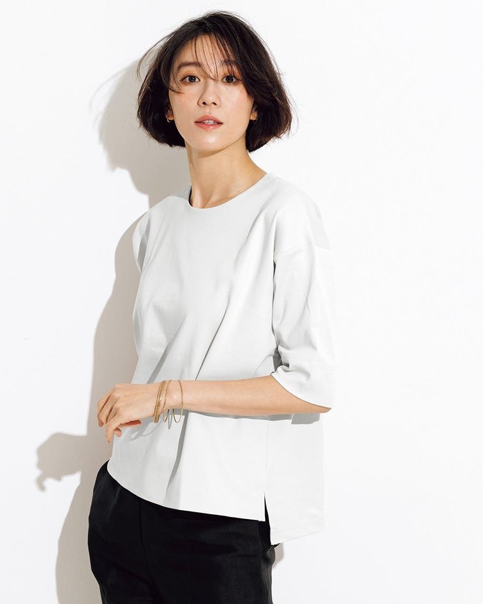 【ドゥクラッセ/DoCLASSE】の抜け感クルーネック/5分袖・ドゥクラッセTシャツ インテリア・キッズ・メンズ・レディースファッション・服の通販 founy(ファニー) https://founy.com/ ファッション Fashion レディースファッション Fashion for Women トップス・カットソー Cut & Sew Tops シャツ・ブラウス・オフィスカジュアル Elegant Blouses & Button-Ups ロングTシャツ・Tシャツ Longline T-Shirts & Tees カットソー・ベーシックTシャツ Cut-and-Sewn Tops / Stretch Tees & Basics インナー Innerwear カットソー Cut and Sewn Top シンプル Simple, Minimal ジャケット Jacket, Outerwear デニム Denim, Jeans Material 定番 Standard, Basic Item なめらか Smooth, Silky Texture パール Pearl, Pearl Accent ベーシック Basic, Essential 半袖 Short Sleeve, Half Sleeve おすすめ Recommended / Our Picks ビジネス 仕事 通勤 Business / Work / Commuting |ID: prp329100004934592 ipo3291000000037098567