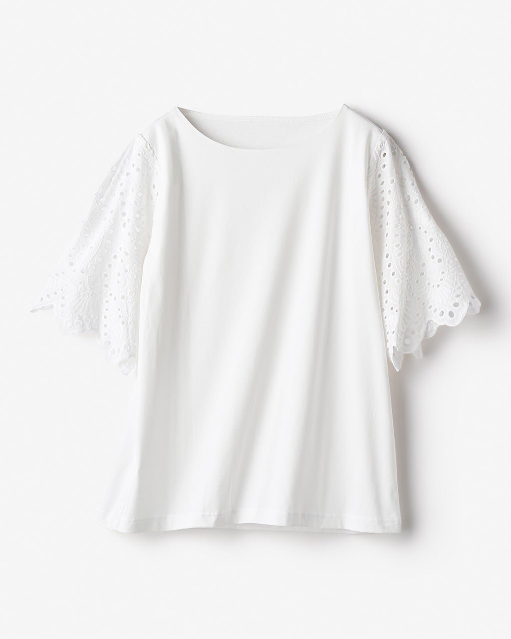 【ドゥクラッセ/DoCLASSE】のシルケットスムース・スカラップレース袖 インテリア・キッズ・メンズ・レディースファッション・服の通販 founy(ファニー) 　ファッション　Fashion　レディースファッション　Fashion for Women　トップス・カットソー　Cut & Sew Tops　シャツ・ブラウス・オフィスカジュアル　Elegant Blouses & Button-Ups　ロングTシャツ・Tシャツ　Longline T-Shirts & Tees　カットソー・ベーシックTシャツ　Cut-and-Sewn Tops / Stretch Tees & Basics　おすすめ　Recommended / Our Picks　なめらか　Smooth, Silky Texture　カットソー　Cut and Sewn Top　シルケット　Silket, Silky Cotton　スカラップ　Scallop, Scalloped Edge　フェミニン　Feminine, Girly　フレア　Flare, Flared　レース　Lace, Lace Fabric　エレガント 上品　Elegant　ホワイト|ID: prp329100004934636 ipo3291000000037034876