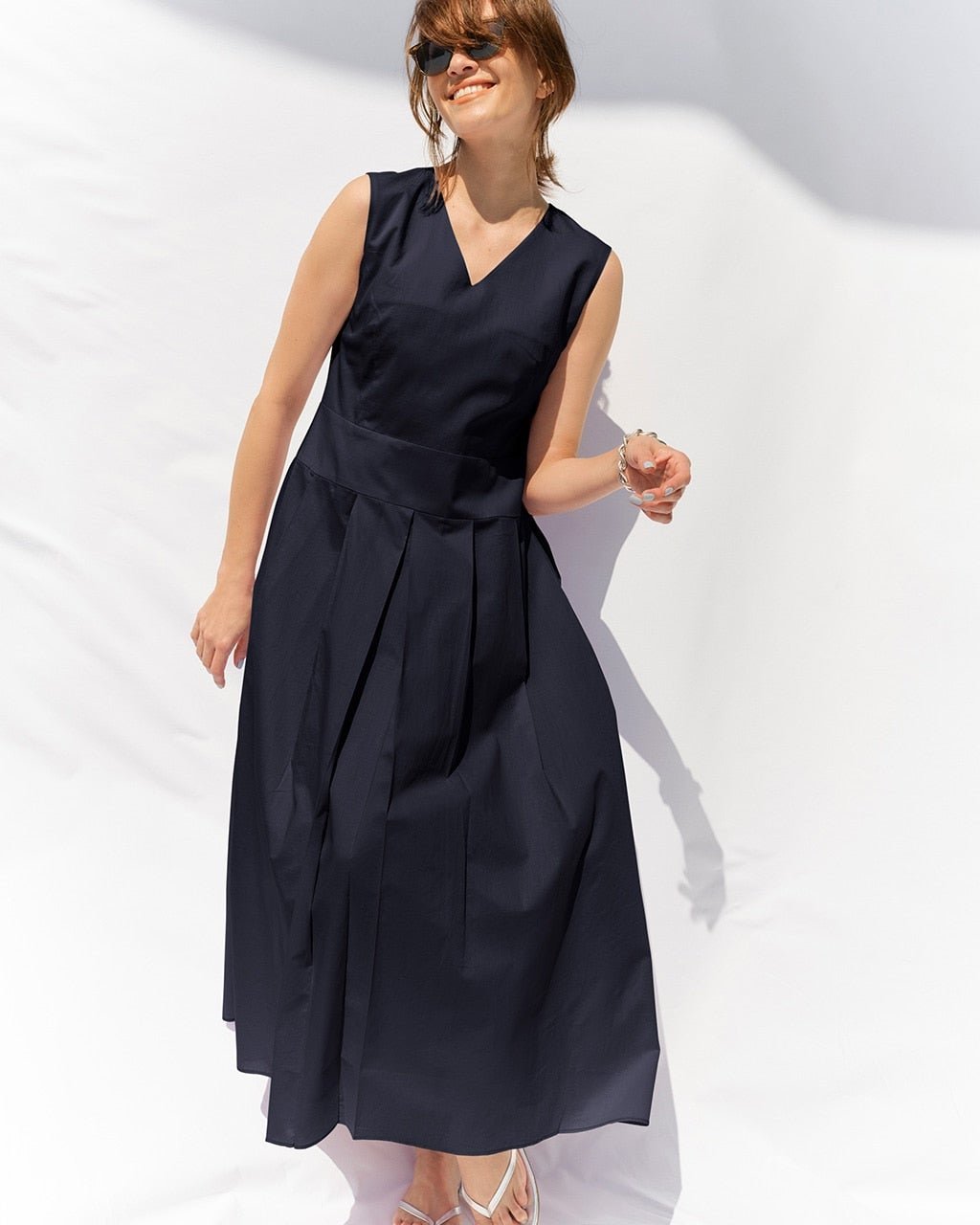 【ドゥクラッセ/DoCLASSE】のコットンボイル・ノースリーブドレス インテリア・キッズ・メンズ・レディースファッション・服の通販 founy(ファニー) 　ファッション　Fashion　レディースファッション　Fashion for Women　ワンピース　Dresses　フォーマル・パーティードレス・結婚式用ドレス　Elegant & Casual Dresses　エレガント 上品　Elegant　スリム　Slim, Slim Fit　ドレス　Dress, One-Piece　ノースリーブ　Sleeveless, No-Sleeve　プリーツ　Pleats, Pleated　ボックス　Boxy, Box Shape　マキシ　Maxi, Full Length　夏　Summer　ネイビー|ID: prp329100004934646 ipo3291000000037034916