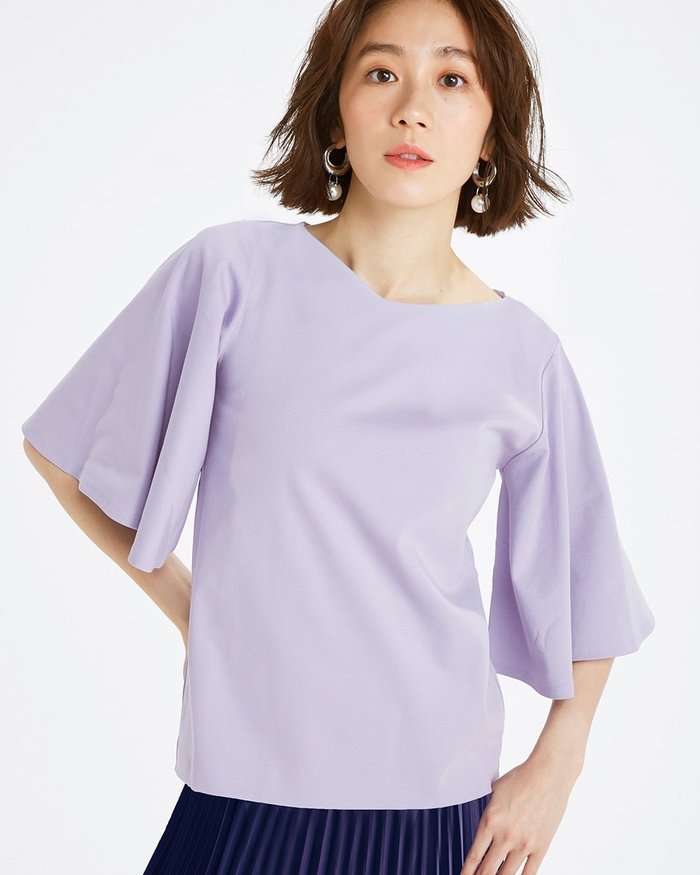 【ドゥクラッセ/DoCLASSE】の浅Vネック/ベルスリーブ・ドゥクラッセTシャツ インテリア・キッズ・メンズ・レディースファッション・服の通販 founy(ファニー) https://founy.com/ ファッション Fashion レディースファッション Fashion for Women トップス・カットソー Cut & Sew Tops シャツ・ブラウス・オフィスカジュアル Elegant Blouses & Button-Ups ロングTシャツ・Tシャツ Longline T-Shirts & Tees カットソー・ベーシックTシャツ Cut-and-Sewn Tops / Stretch Tees & Basics Vネックトップス V-Neck Tops / V-Cut Neckline Shirts 春 Spring カットソー Cut and Sewn Top ジャケット Jacket, Outerwear スリーブ Sleeve, Long Sleeve / Short Sleeve ダブル Double, Double-Breasted 定番 Standard, Basic Item なめらか Smooth, Silky Texture フロント Front, Front Design リラックス Relax, Relaxed Fit エレガント 上品 Elegant ビジネス 仕事 通勤 Business / Work / Commuting |ID: prp329100004934649 ipo3291000000037093434