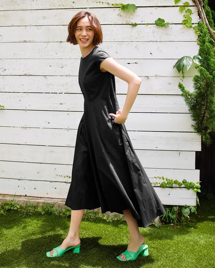 【ドゥクラッセ/DoCLASSE】のコットンローン・フィット&フレアドレス/ミドル インテリア・キッズ・メンズ・レディースファッション・服の通販 founy(ファニー) https://founy.com/ ファッション Fashion レディースファッション Fashion for Women ワンピース Dresses フォーマル・パーティードレス・結婚式用ドレス Elegant & Casual Dresses なめらか Smooth, Silky Texture ドレス Dress, One-Piece フィット Fit, Slim Fit フレア Flare, Flared ミドル Middle Length, Mid Height |ID: prp329100004934651 ipo3291000000037103743