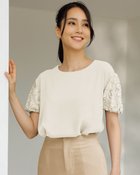 【ドゥクラッセ/DoCLASSE】のエステルダブルクロス・袖レースブラウス オフホワイト|ID: prp329100004934660 ipo3291000000037246825
