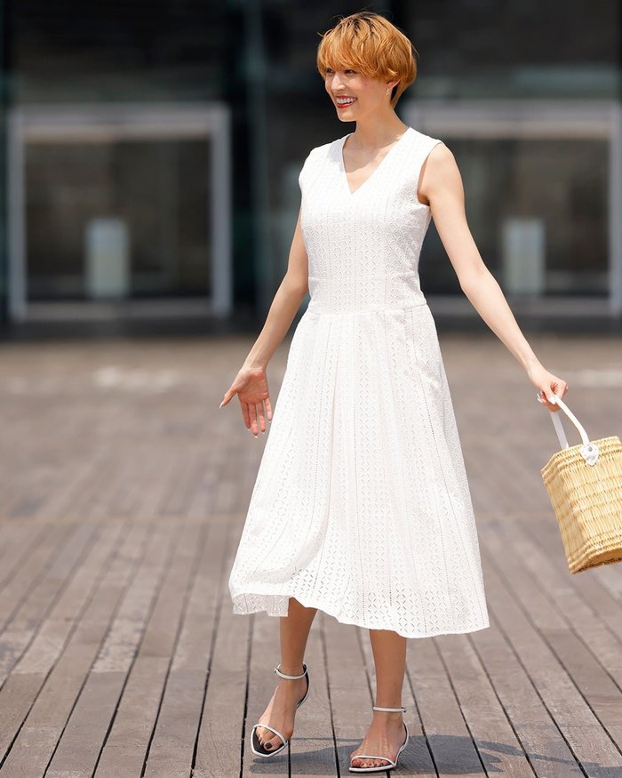 【ドゥクラッセ/DoCLASSE】のカットワークレース・ワイドプリーツドレス インテリア・キッズ・メンズ・レディースファッション・服の通販 founy(ファニー) https://founy.com/ ファッション Fashion レディースファッション Fashion for Women ワンピース Dresses フォーマル・パーティードレス・結婚式用ドレス Elegant & Casual Dresses |ID: prp329100004934663 ipo3291000000037140641