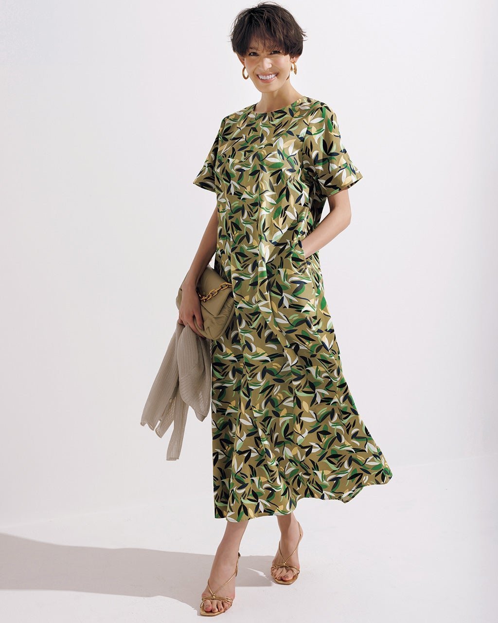 【ドゥクラッセ/DoCLASSE】の高密度コットン・テントラインワンピ/ロング インテリア・キッズ・メンズ・レディースファッション・服の通販 founy(ファニー) 　ファッション　Fashion　レディースファッション　Fashion for Women　ワンピース　Dresses　タイプライター　Typewriter Fabric, Crisp Cotton　フォルム　Silhouette, Form　ポケット　Pocket, Pocket Detail　ロング　Long, Long-Length　半袖　Short Sleeve, Half Sleeve　定番　Standard, Basic Item　グリーン・パターン|ID: prp329100004934686 ipo3291000000037035065