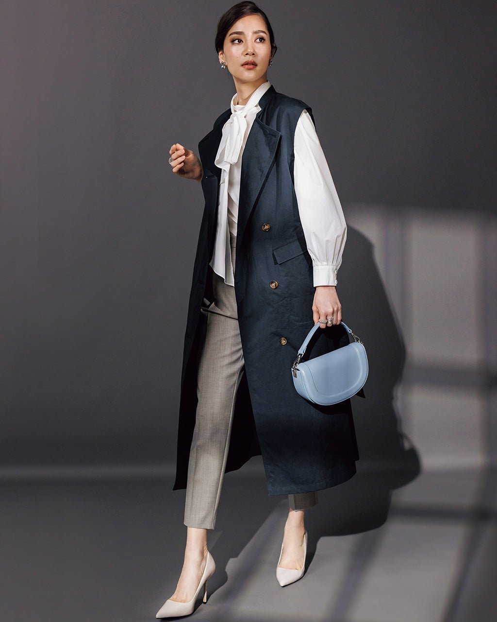 【ドゥクラッセ/DoCLASSE】のビンテージツイル・ジレワンピース インテリア・キッズ・メンズ・レディースファッション・服の通販 founy(ファニー) 　ファッション　Fashion　レディースファッション　Fashion for Women　アウター　Coat / Outerwear Collection　トレンチ　Trench, Trench Coat　フォルム　Silhouette, Form　ミッドナイトブルー|ID: prp329100004934701 ipo3291000000037035111