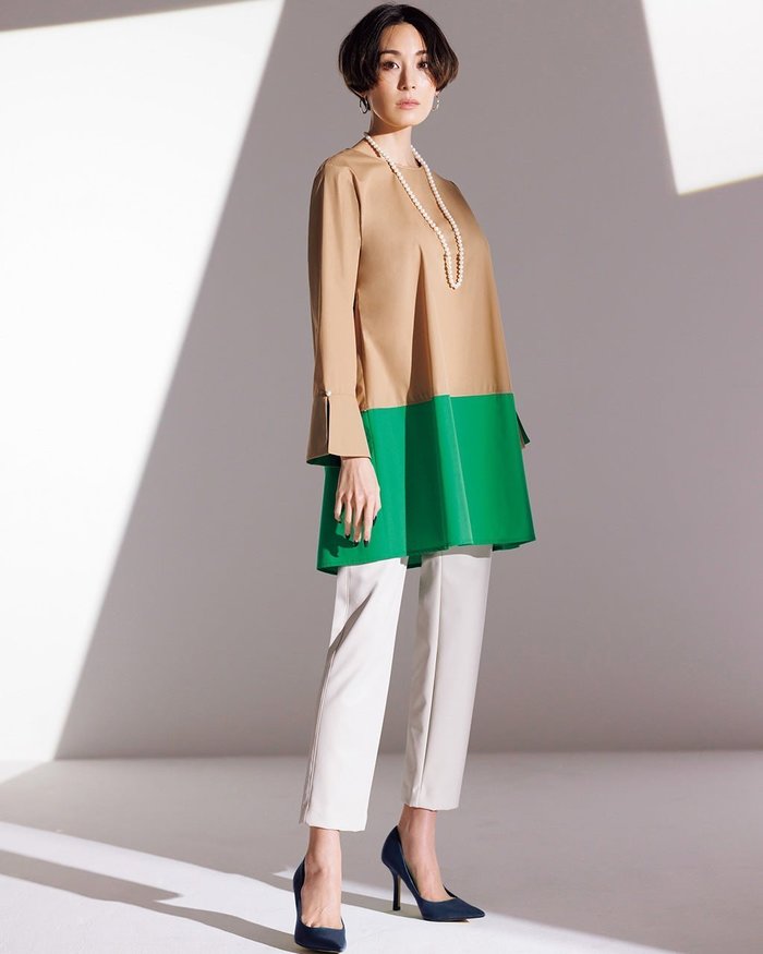 【ドゥクラッセ/DoCLASSE】のタイプライター・配色プルオーバーブラウス インテリア・キッズ・メンズ・レディースファッション・服の通販 founy(ファニー) https://founy.com/ ファッション Fashion レディースファッション Fashion for Women トップス・カットソー Cut & Sew Tops シャツ・ブラウス・オフィスカジュアル Elegant Blouses & Button-Ups カジュアルプルオーバー・ニットトップス Pullovers & Knit Tops / Casual Pullovers スリット Slit, Slit Detail スリーブ Sleeve, Long Sleeve / Short Sleeve タイプライター Typewriter Fabric, Crisp Cotton チュニック Tunic, Long Top バランス Balance, Style Balance パール Pearl, Pearl Accent |ID: prp329100004934716 ipo3291000000037098617