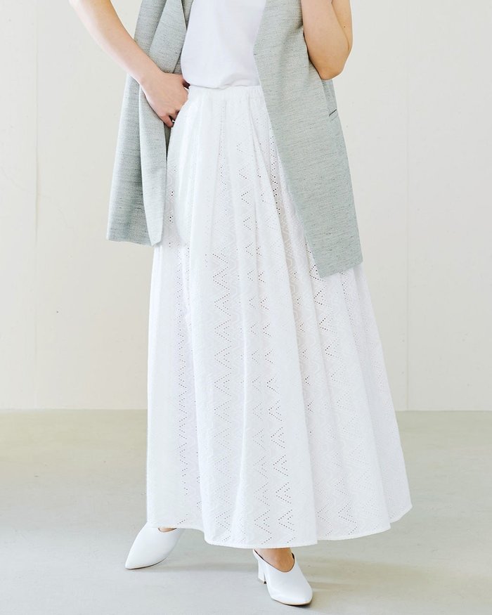 【ドゥクラッセ/DoCLASSE】のエンブロイダリーレース・フレアスカート インテリア・キッズ・メンズ・レディースファッション・服の通販 founy(ファニー) https://founy.com/ ファッション Fashion レディースファッション Fashion for Women スカート Skirts Aライン・フレアスカート A-Line & Flared Skirts おすすめ Recommended / Our Picks エレガント 上品 Elegant ショート Short, Short Length タフタ Taffeta, Structured Fabric ノースリーブ Sleeveless, No-Sleeve バランス Balance, Style Balance フレア Flare, Flared ブルゾン Blouson, Bomber Jacket ペチコート Petticoat, Underskirt レース Lace, Lace Fabric 夏 Summer 春 Spring S/S・春夏 SS, Spring/Summer, Warm Season |ID: prp329100004934721 ipo3291000000037140778