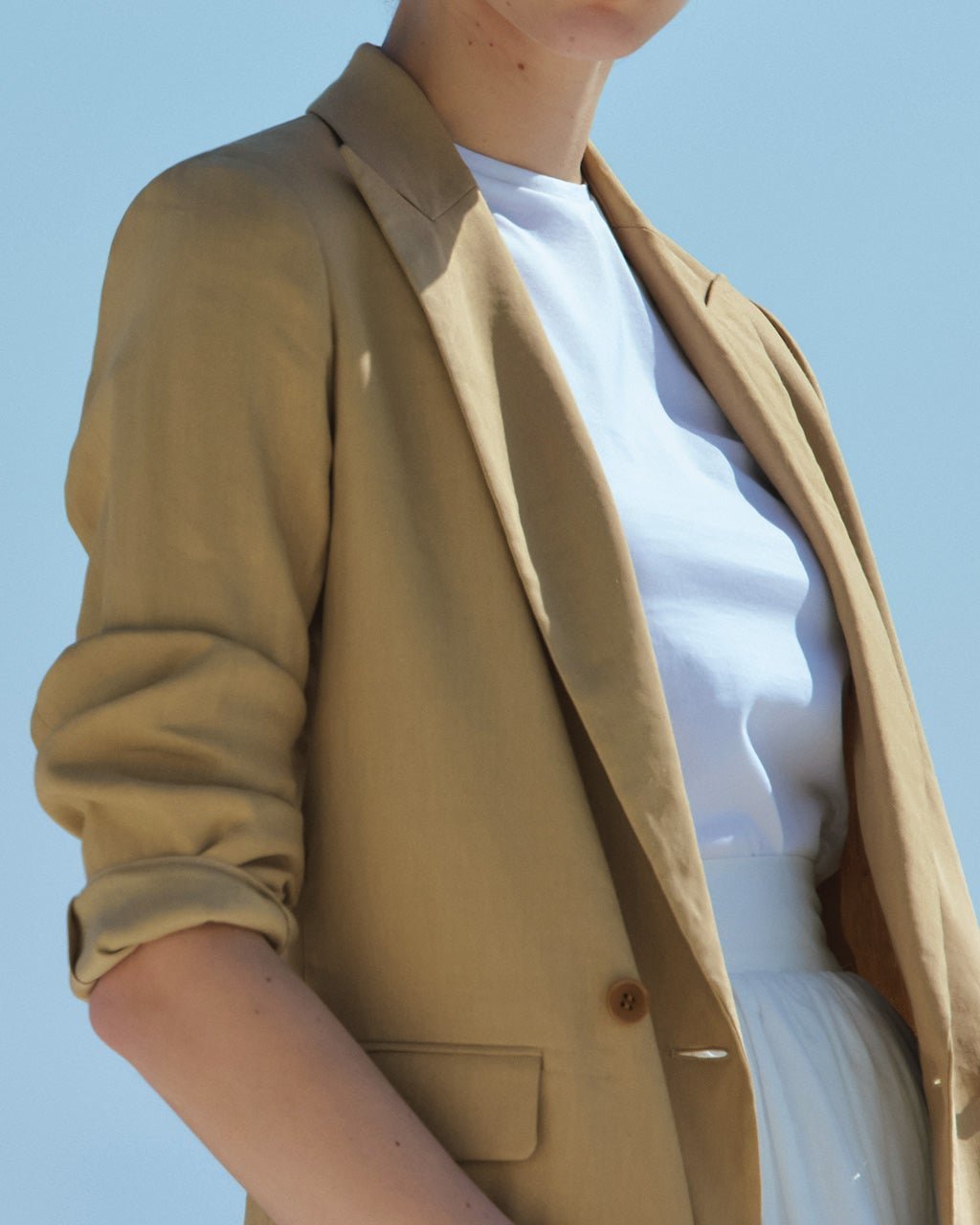 【ドゥクラッセ/DoCLASSE】のフレンチリネン・ストレッチジャケット インテリア・キッズ・メンズ・レディースファッション・服の通販 founy(ファニー) 　ファッション　Fashion　レディースファッション　Fashion for Women　アウター　Coat / Outerwear Collection　レディースジャケット・軽アウター　Jackets　イタリア　Italy　カッティング　Cutting Detail　ジャケット　Jacket, Outerwear　スタイリッシュ　Stylish, Fashionable　スマート　Smart, Elegant　セットアップ　Set-Up, Coordinated Outfit　ダブル　Double, Double-Breasted　テーラード　Tailored, Tailored Fit　なめらか　Smooth, Silky Texture　フェミニン　Feminine, Girly　フランス　France, French　フレア　Flare, Flared　フレンチ　French, French Style　ベスト　Vest, Waistcoat　マニッシュ　Mannish, Boyish　メンズ　Men's, Menswear　ラグジュアリー　Luxury, Elegant　リネン　Linen, Linen Fabric　おすすめ　Recommended / Our Picks　夏　Summer　ビジネス 仕事 通勤　Business / Work / Commuting　サンドベージュ|ID: prp329100004934734 ipo3291000000037035225