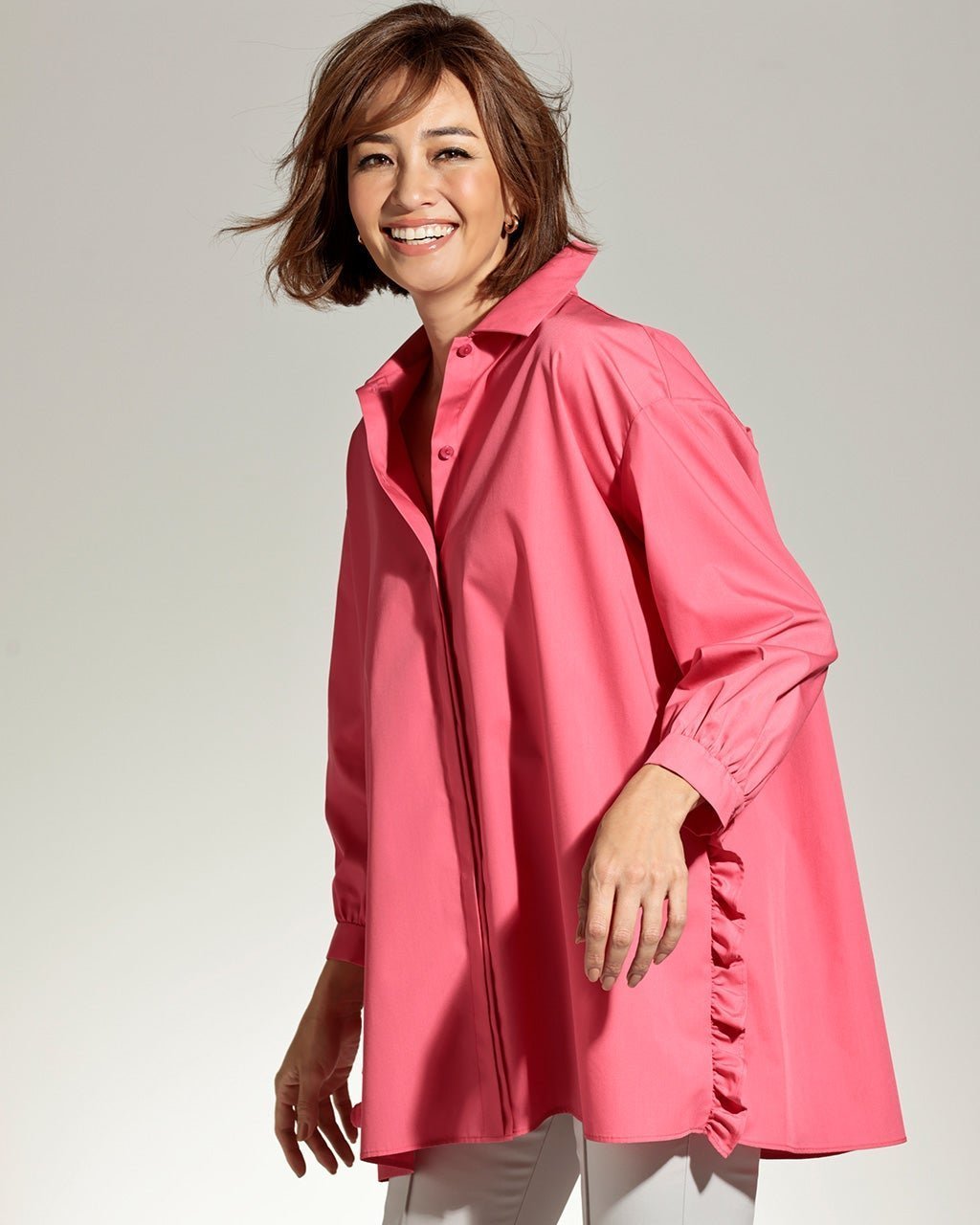 【ドゥクラッセ/DoCLASSE】のタイプライター・サイドフリルシャツ 人気、トレンドファッション・服の通販 founy(ファニー) 　ファッション　Fashion　レディースファッション　Fashion for Women　トップス・カットソー　Cut & Sew Tops　シャツ・ブラウス・オフィスカジュアル　Elegant Blouses & Button-Ups　なめらか　Smooth, Silky Texture　タイプライター　Typewriter Fabric, Crisp Cotton　チュニック　Tunic, Long Top　フェミニン　Feminine, Girly　フォルム　Silhouette, Form　フリル　Frill, Ruffle　フレア　Flare, Flared　 other-1|ID: prp329100004934749 ipo3291000000037035276