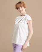 【ドゥクラッセ/DoCLASSE】のアシメショルダー・フレンチ袖ブラウス オフホワイト|ID: prp329100004934758 ipo3291000000037103249