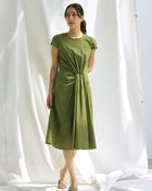 【ドゥクラッセ/DoCLASSE】のタックギャザー・フィット&フレアドレス オリーブ|ID: prp329100004934759 ipo3291000000037140870