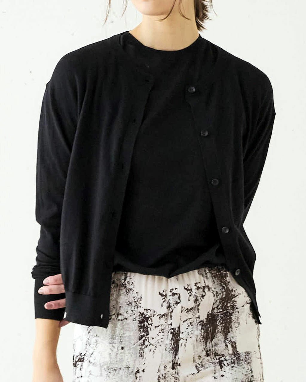 【ドゥクラッセ/DoCLASSE】の綿シルクニット・クルーカーディガン 人気、トレンドファッション・服の通販 founy(ファニー) 　ファッション　Fashion　レディースファッション　Fashion for Women　トップス・カットソー　Cut & Sew Tops　ニット　Knit Tops & Sweaters　カーディガン・羽織り　Layered Style Cardigans　おすすめ　Recommended / Our Picks　アンサンブル　Ensemble Set　カーディガン　Cardigan, Knitwear　サマー　Summer, Summer Style　シルク　Silk, 100% Silk　ノースリーブ　Sleeveless, No-Sleeve　バランス　Balance, Style Balance　 other-1|ID: prp329100004934830 ipo3291000000037035548