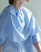 【ドゥクラッセ/DoCLASSE】の細番手コットン・ ケープブラウス サックス|ID: prp329100004934832 ipo3291000000037258348
