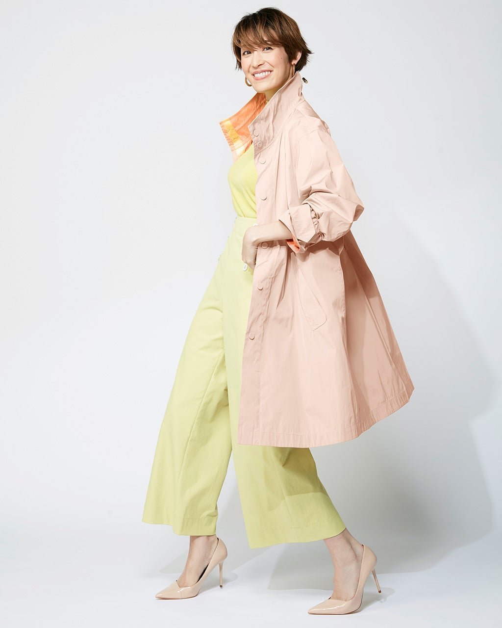 【ドゥクラッセ/DoCLASSE】の二重織メモリー・スタンドカラーコート 人気、トレンドファッション・服の通販 founy(ファニー) 　ファッション　Fashion　レディースファッション　Fashion for Women　アウター　Coat / Outerwear Collection　コート・ロングコート・ピーコート　Long Coats, Peacoats & More　スタイリッシュ　Stylish, Fashionable　スタンド　Stand Collar, Upright Stand　スピンドル　Spindle, Drawcord　ダブル　Double, Double-Breasted　デニム　Denim, Jeans Material　ハイネック　High Neck, Mock Neck　バランス　Balance, Style Balance　フェイス　Face, Facial Design　フォルム　Silhouette, Form　フリル　Frill, Ruffle　プリーツ　Pleats, Pleated　ミドル　Middle Length, Mid Height　ロング　Long, Long-Length　A/W・秋冬　Autumn/Winter　おすすめ　Recommended / Our Picks　エレガント 上品　Elegant　 other-1|ID: prp329100004934852 ipo3291000000037035628