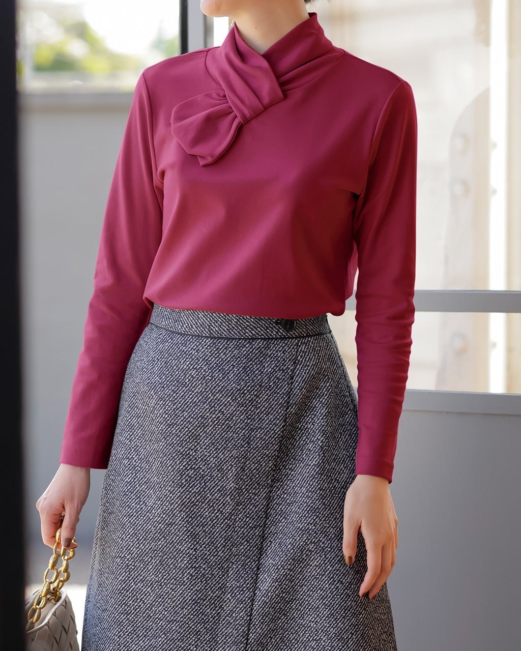 【ドゥクラッセ/DoCLASSE】の超長綿・アシメリボンハイネック インテリア・キッズ・メンズ・レディースファッション・服の通販 founy(ファニー) 　ファッション　Fashion　レディースファッション　Fashion for Women　トップス・カットソー　Cut & Sew Tops　シャツ・ブラウス・オフィスカジュアル　Elegant Blouses & Button-Ups　ロングTシャツ・Tシャツ　Longline T-Shirts & Tees　カットソー・ベーシックTシャツ　Cut-and-Sewn Tops / Stretch Tees & Basics　カットソー　Cut and Sewn Top　スカーフ　Scarf, Neckwear　チェック　Check, Plaid, Tartan　ハイネック　High Neck, Mock Neck　プレミアム　Premium, High-End　プラム|ID: prp329100004934864 ipo3291000000037035681