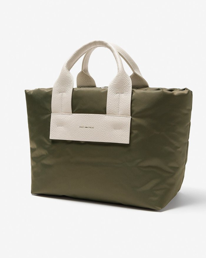 【ドゥクラッセ/DoCLASSE】のレザーハンドル・クッショントートバッグ インテリア・キッズ・メンズ・レディースファッション・服の通販 founy(ファニー) https://founy.com/ ファッション Fashion レディースファッション Fashion for Women バッグ Bags 手袋 Gloves & Mittens クッション Cushion, Throw Pillow バランス Balance, Style Balance ポケット Pocket, Pocket Detail エレガント 上品 Elegant 人気 Popular, Best Seller |ID: prp329100004934874 ipo3291000000037094358