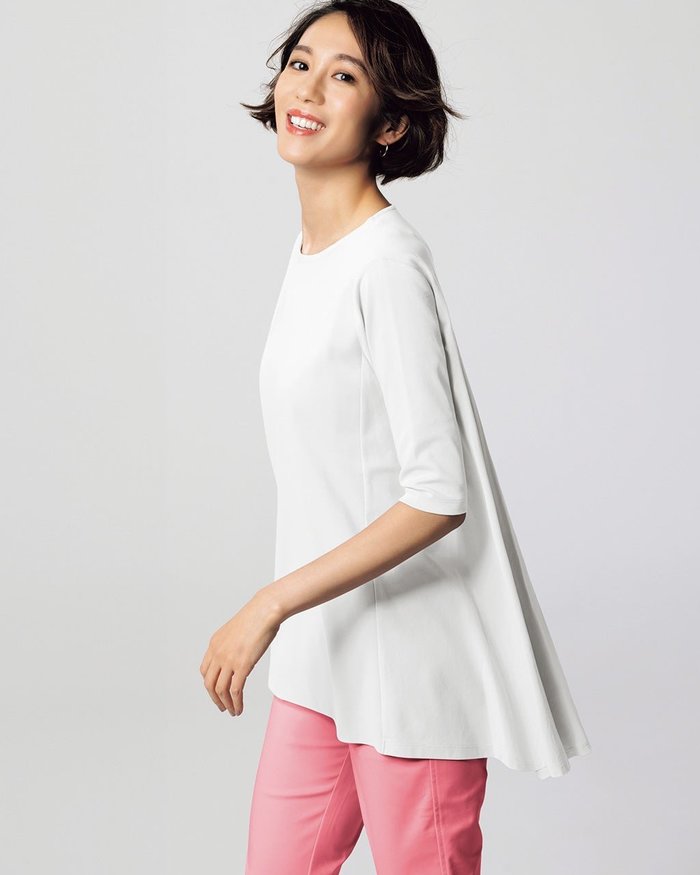 【ドゥクラッセ/DoCLASSE】のラウンドフレア/5分袖・ドゥクラッセTシャツ インテリア・キッズ・メンズ・レディースファッション・服の通販 founy(ファニー) https://founy.com/ ファッション Fashion レディースファッション Fashion for Women トップス・カットソー Cut & Sew Tops シャツ・ブラウス・オフィスカジュアル Elegant Blouses & Button-Ups ロングTシャツ・Tシャツ Longline T-Shirts & Tees インナー Innerwear カットソー Cut and Sewn Top シンプル Simple, Minimal ジャケット Jacket, Outerwear チュニック Tunic, Long Top デニム Denim, Jeans Material 定番 Standard, Basic Item なめらか Smooth, Silky Texture パール Pearl, Pearl Accent フレア Flare, Flared ベーシック Basic, Essential 半袖 Short Sleeve, Half Sleeve ラウンド Round, Round Neck おすすめ Recommended / Our Picks ビジネス 仕事 通勤 Business / Work / Commuting |ID: prp329100004934920 ipo3291000000037103365