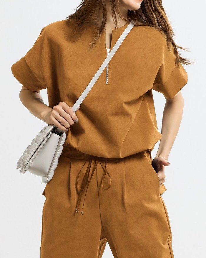 【ドゥクラッセ/DoCLASSE】のシルキーポンチ・キーネックトップス インテリア・キッズ・メンズ・レディースファッション・服の通販 founy(ファウニー) https://founy.com/ ファッション Fashion レディースファッション Fashion for Women トップス・カットソー Cut & Sew Tops シャツ・ブラウス・オフィスカジュアル Elegant Blouses & Button-Ups ロングTシャツ・Tシャツ Longline T-Shirts & Tees カットソー・ベーシックTシャツ Cut-and-Sewn Tops / Stretch Tees & Basics おすすめ Recommended / Our Picks なめらか Smooth, Silky Texture カットソー Cut and Sewn Top ストレッチ Stretch, Stretchy Fabric セットアップ Set-Up, Coordinated Outfit 夏 Summer ビジネス 仕事 通勤 Business / Work / Commuting |ID: prp329100004934927 ipo3291000000037258582