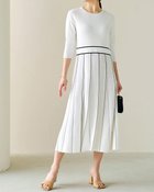 【ドゥクラッセ/DoCLASSE】のドライタッチニット・プリーツワンピース ホワイト|ID: prp329100004934992 ipo3291000000037141371