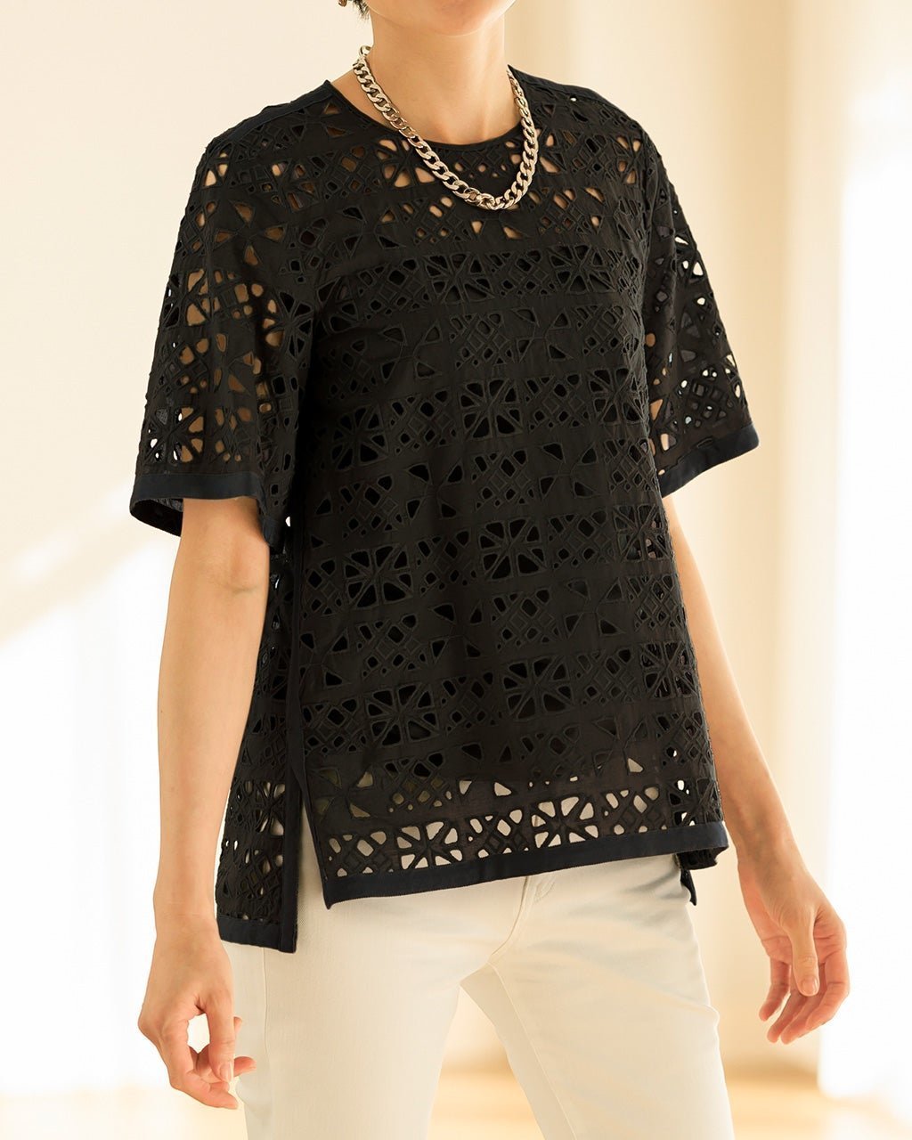 【ドゥクラッセ/DoCLASSE】のコットンレース・トリミングブラウス 人気、トレンドファッション・服の通販 founy(ファニー) 　ファッション　Fashion　レディースファッション　Fashion for Women　トップス・カットソー　Cut & Sew Tops　シャツ・ブラウス・オフィスカジュアル　Elegant Blouses & Button-Ups　サテン　Satin, Glossy Fabric　トリミング　Trimming, Decorative Edge　ボックス　Boxy, Box Shape　レース　Lace, Lace Fabric　 other-1|ID: prp329100004935002 ipo3291000000037036178