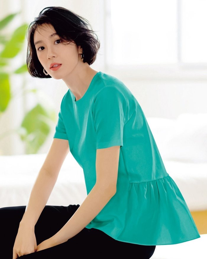 【ドゥクラッセ/DoCLASSE】の異素材ペプラム/半袖・ドゥクラッセTシャツ インテリア・キッズ・メンズ・レディースファッション・服の通販 founy(ファウニー) https://founy.com/ ファッション Fashion レディースファッション Fashion for Women トップス・カットソー Cut & Sew Tops シャツ・ブラウス・オフィスカジュアル Elegant Blouses & Button-Ups ロングTシャツ・Tシャツ Longline T-Shirts & Tees カットソー・ベーシックTシャツ Cut-and-Sewn Tops / Stretch Tees & Basics インナー Innerwear カットソー Cut and Sewn Top シンプル Simple, Minimal ジャケット Jacket, Outerwear デニム Denim, Jeans Material 定番 Standard, Basic Item なめらか Smooth, Silky Texture パール Pearl, Pearl Accent ベーシック Basic, Essential ペプラム Peplum, Flared Hem 半袖 Short Sleeve, Half Sleeve おすすめ Recommended / Our Picks ビジネス 仕事 通勤 Business / Work / Commuting |ID: prp329100004935011 ipo3291000000037141401