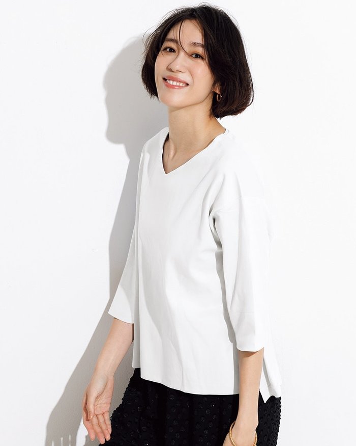 【ドゥクラッセ/DoCLASSE】の抜け感Vネック/7分袖・ドゥクラッセTシャツ インテリア・キッズ・メンズ・レディースファッション・服の通販 founy(ファウニー) https://founy.com/ ファッション Fashion レディースファッション Fashion for Women トップス・カットソー Cut & Sew Tops シャツ・ブラウス・オフィスカジュアル Elegant Blouses & Button-Ups ロングTシャツ・Tシャツ Longline T-Shirts & Tees カットソー・ベーシックTシャツ Cut-and-Sewn Tops / Stretch Tees & Basics Vネックトップス V-Neck Tops / V-Cut Neckline Shirts インナー Innerwear カットソー Cut and Sewn Top シンプル Simple, Minimal ジャケット Jacket, Outerwear デニム Denim, Jeans Material 定番 Standard, Basic Item なめらか Smooth, Silky Texture パール Pearl, Pearl Accent ベーシック Basic, Essential 半袖 Short Sleeve, Half Sleeve おすすめ Recommended / Our Picks ビジネス 仕事 通勤 Business / Work / Commuting |ID: prp329100004935016 ipo3291000000037258748