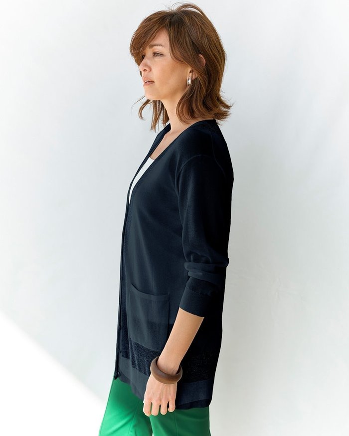 【ドゥクラッセ/DoCLASSE】のラメ切替え・Vネックカーディガン インテリア・キッズ・メンズ・レディースファッション・服の通販 founy(ファニー) https://founy.com/ ファッション Fashion レディースファッション Fashion for Women トップス・カットソー Cut & Sew Tops カーディガン・羽織り Layered Style Cardigans Vネックトップス V-Neck Tops / V-Cut Neckline Shirts カーディガン Cardigan, Knitwear |ID: prp329100004935023 ipo3291000000037036236