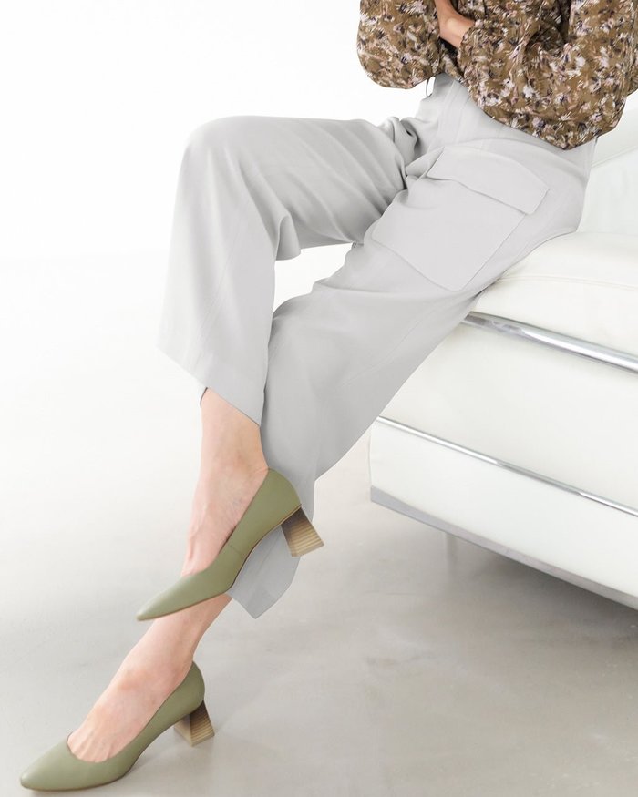 【ドゥクラッセ/DoCLASSE】のシルクライクジョーゼット・カーゴパンツ インテリア・キッズ・メンズ・レディースファッション・服の通販 founy(ファニー) https://founy.com/ ファッション Fashion レディースファッション Fashion for Women パンツ Pants & Trousers とろみ Fluid, Flowy Fabric ジョーゼット Georgette, Semi-Sheer Fabric トレンド Trend, Trending Now フラップ Flap, Flap Pocket ポケット Pocket, Pocket Detail |ID: prp329100004935091 ipo3291000000037141525