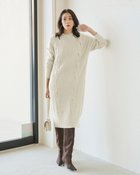 【ドゥクラッセ/DoCLASSE】のイタリア糸・カシミヤ混ケーブルワンピ オフホワイト|ID: prp329100004935187 ipo3291000000037235845