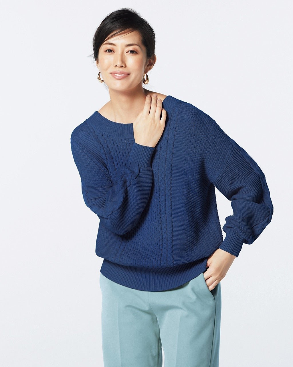 【ドゥクラッセ/DoCLASSE】のケーブル編み・バックデザインセーター インテリア・キッズ・メンズ・レディースファッション・服の通販 founy(ファニー) 　ファッション　Fashion　レディースファッション　Fashion for Women　トップス・カットソー　Cut & Sew Tops　ニット　Knit Tops & Sweaters　シンプル　Simple, Minimal　セーター　Sweater, Knitwear　鹿の子　Piqué, Kanoko Fabric　ネイビー|ID: prp329100004935232 ipo3291000000037036856