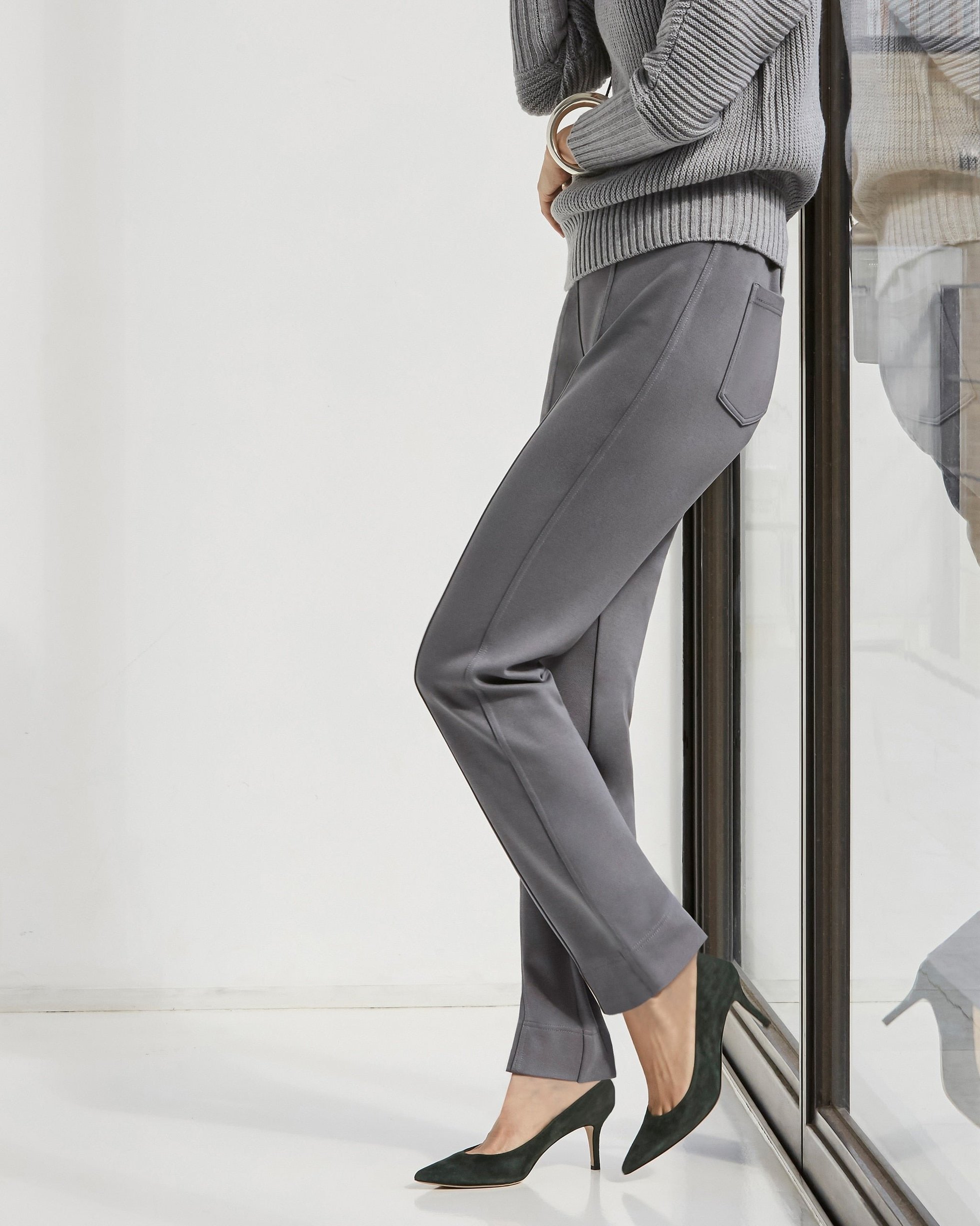 【ドゥクラッセ/DoCLASSE】のストレッチサーモ・ピンタックレギパン64cm インテリア・キッズ・メンズ・レディースファッション・服の通販 founy(ファニー) 　ファッション　Fashion　レディースファッション　Fashion for Women　パンツ　Pants & Trousers　ストレッチ　Stretch, Stretchy Fabric　パターン　Pattern, Design Print　フロント　Front, Front Design　エレガント 上品　Elegant　今季　This Season, Current Season　ダークグレー|ID: prp329100004935243 ipo3291000000037036887