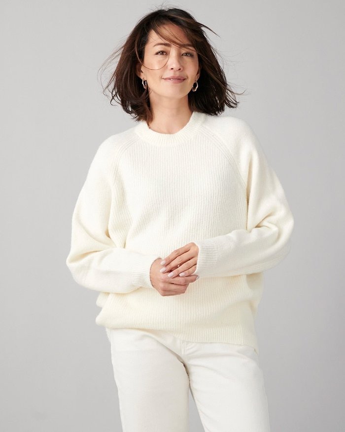 【ドゥクラッセ/DoCLASSE】のフラッフィーヤーン・クルーネック インテリア・キッズ・メンズ・レディースファッション・服の通販 founy(ファウニー) https://founy.com/ ファッション Fashion レディースファッション Fashion for Women トップス・カットソー Cut & Sew Tops ニット Knit Tops & Sweaters セーター Sweater, Knitwear フロント Front, Front Design |ID: prp329100004935268 ipo3291000000037236244