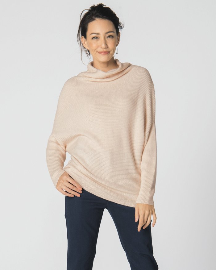 【ドゥクラッセ/DoCLASSE】のゆるハイネック・ドルマンプルオーバー インテリア・キッズ・メンズ・レディースファッション・服の通販 founy(ファニー) https://founy.com/ ファッション Fashion レディースファッション Fashion for Women トップス・カットソー Cut & Sew Tops ニット Knit Tops & Sweaters カジュアルプルオーバー・ニットトップス Pullovers & Knit Tops / Casual Pullovers ショルダー Shoulder, Shoulder Strap セーター Sweater, Knitwear ドロップ Drop Shoulder, Dropped Style ブラウジング Blouson Silhouette, Cinched Waist ワイド Wide, Wide Fit |ID: prp329100004935329 ipo3291000000037037146