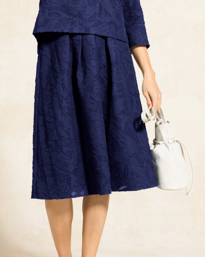 【ドゥクラッセ/DoCLASSE】のカットジャカード・タックフレアスカート インテリア・キッズ・メンズ・レディースファッション・服の通販 founy(ファニー) https://founy.com/ ファッション Fashion レディースファッション Fashion for Women スカート Skirts Aライン・フレアスカート A-Line & Flared Skirts ジャカード／ジャガード Jacquard, Woven Pattern フェミニン Feminine, Girly フリンジ Fringe, Tassel フレア Flare, Flared 透かし Cut-Out, Lacework |ID: prp329100004935330 ipo3291000000037098928