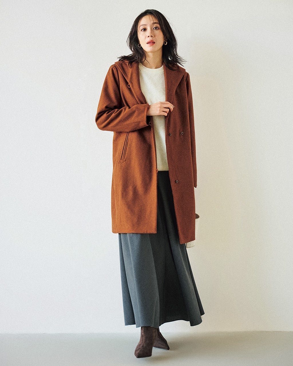 【ドゥクラッセ/DoCLASSE】のウール&キルティング・ドッキングコート インテリア・キッズ・メンズ・レディースファッション・服の通販 founy(ファニー) 　ファッション　Fashion　レディースファッション　Fashion for Women　アウター　Coat / Outerwear Collection　コート・ロングコート・ピーコート　Long Coats, Peacoats & More　なめらか　Smooth, Silky Texture　インナー　Innerwear　エレガント 上品　Elegant　キルティング　Quilted, Quilting　キルト　Quilt, Quilted Fabric　ショール　Shawl, Wrap　ドッキング　Docking, Mixed Material　マフラー　Scarf, Muffler　ループ　Loop, Loop Knit　防寒　Cold Protection, Winter-Ready　キャメル|ID: prp329100004935331 ipo3291000000037037155