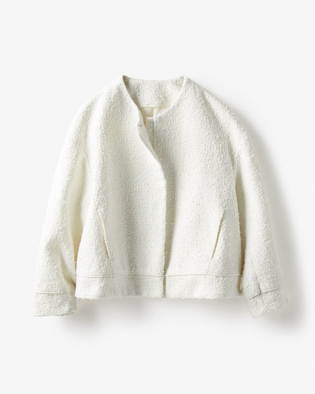 【ドゥクラッセ/DoCLASSE】のグロッシーツイード・ショートジャケット インテリア・キッズ・メンズ・レディースファッション・服の通販 founy(ファニー) 　ファッション　Fashion　レディースファッション　Fashion for Women　アウター　Coat / Outerwear Collection　レディースジャケット・軽アウター　Jackets　ショート　Short, Short Length　ジャケット　Jacket, Outerwear　スタイリッシュ　Stylish, Fashionable　ツイード　Twill, Twill Weave　デニム　Denim, Jeans Material　パターン　Pattern, Design Print　フレア　Flare, Flared　ワイド　Wide, Wide Fit　エレガント 上品　Elegant　ホワイト|ID: prp329100004935337 ipo3291000000037037170