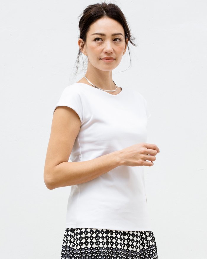 【ドゥクラッセ/DoCLASSE】の浅Vネック/フレンチ袖・ドゥクラッセTシャツ インテリア・キッズ・メンズ・レディースファッション・服の通販 founy(ファニー) https://founy.com/ ファッション Fashion レディースファッション Fashion for Women トップス・カットソー Cut & Sew Tops シャツ・ブラウス・オフィスカジュアル Elegant Blouses & Button-Ups ロングTシャツ・Tシャツ Longline T-Shirts & Tees カットソー・ベーシックTシャツ Cut-and-Sewn Tops / Stretch Tees & Basics Vネックトップス V-Neck Tops / V-Cut Neckline Shirts カットソー Cut and Sewn Top ジャケット Jacket, Outerwear フレンチ French, French Style リラックス Relax, Relaxed Fit エレガント 上品 Elegant ビジネス 仕事 通勤 Business / Work / Commuting |ID: prp329100004935350 ipo3291000000037103615