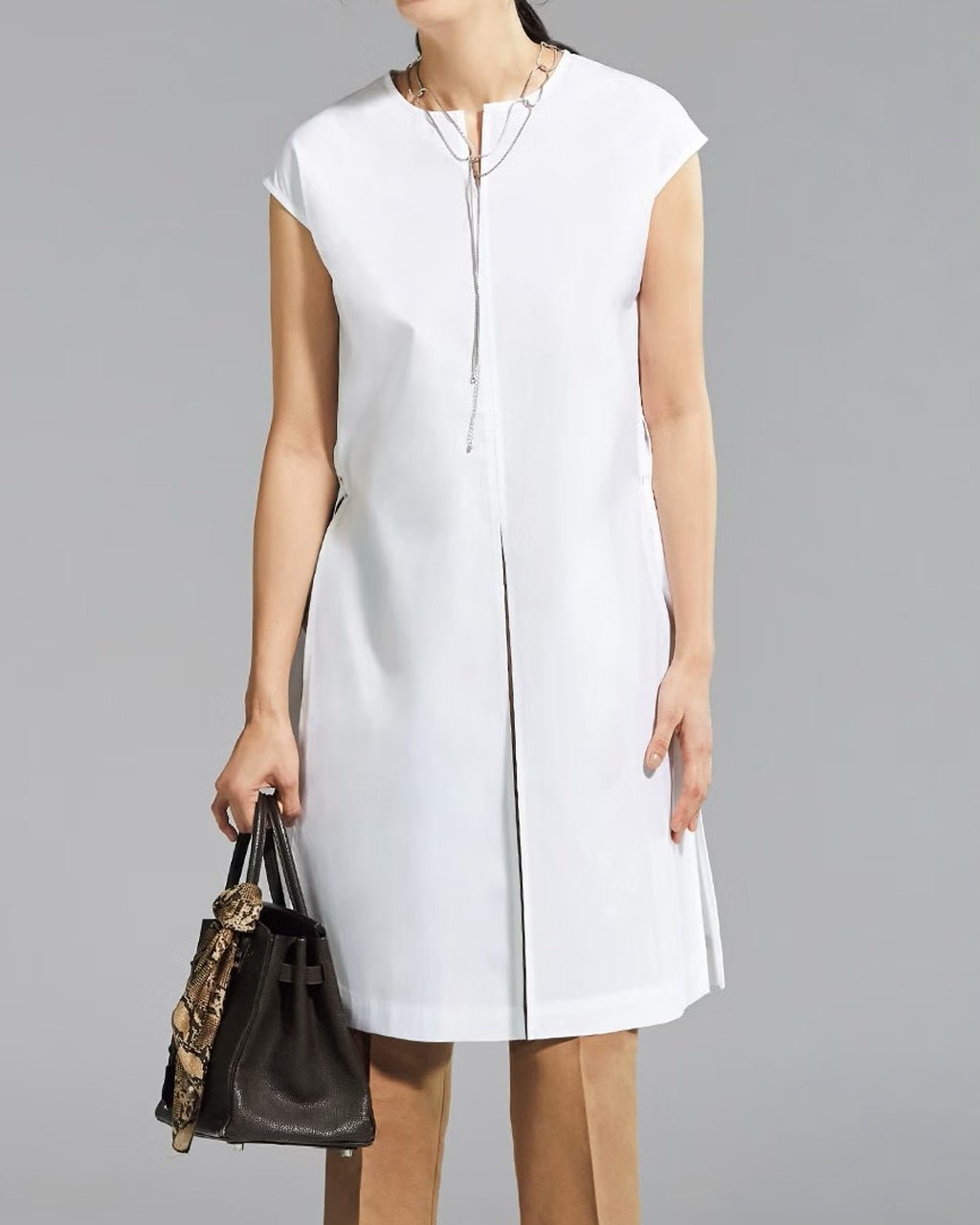 【ドゥクラッセ/DoCLASSE】のリボンアレンジ・キーネックブラウス 人気、トレンドファッション・服の通販 founy(ファニー) 　ファッション　Fashion　レディースファッション　Fashion for Women　トップス・カットソー　Cut & Sew Tops　シャツ・ブラウス・オフィスカジュアル　Elegant Blouses & Button-Ups　スリット　Slit, Slit Detail　スリーブ　Sleeve, Long Sleeve / Short Sleeve　センター　Center, Center Line　パーティ　Party, Party Style　フォルム　Silhouette, Form　フレンチ　French, French Style　フロント　Front, Front Design　リボン　Ribbon, Bow　ロング　Long, Long-Length　 other-1|ID: prp329100004935358 ipo3291000000037037227