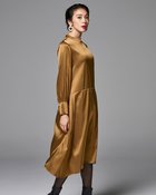 【ドゥクラッセ/DoCLASSE】のシルクストレッチ・スタンドカラーワンピース キャメル|ID: prp329100004935389 ipo3291000000037236176