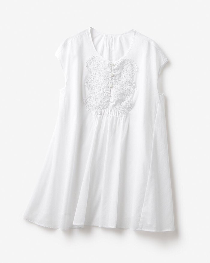 【ドゥクラッセ/DoCLASSE】のシアーコットン・レースデザインブラウス インテリア・キッズ・メンズ・レディースファッション・服の通販 founy(ファニー) https://founy.com/ ファッション Fashion レディースファッション Fashion for Women トップス・カットソー Cut & Sew Tops シャツ・ブラウス・オフィスカジュアル Elegant Blouses & Button-Ups シアー Sheer, See-Through レース Lace, Lace Fabric エレガント 上品 Elegant |ID: prp329100004935397 ipo3291000000037098944