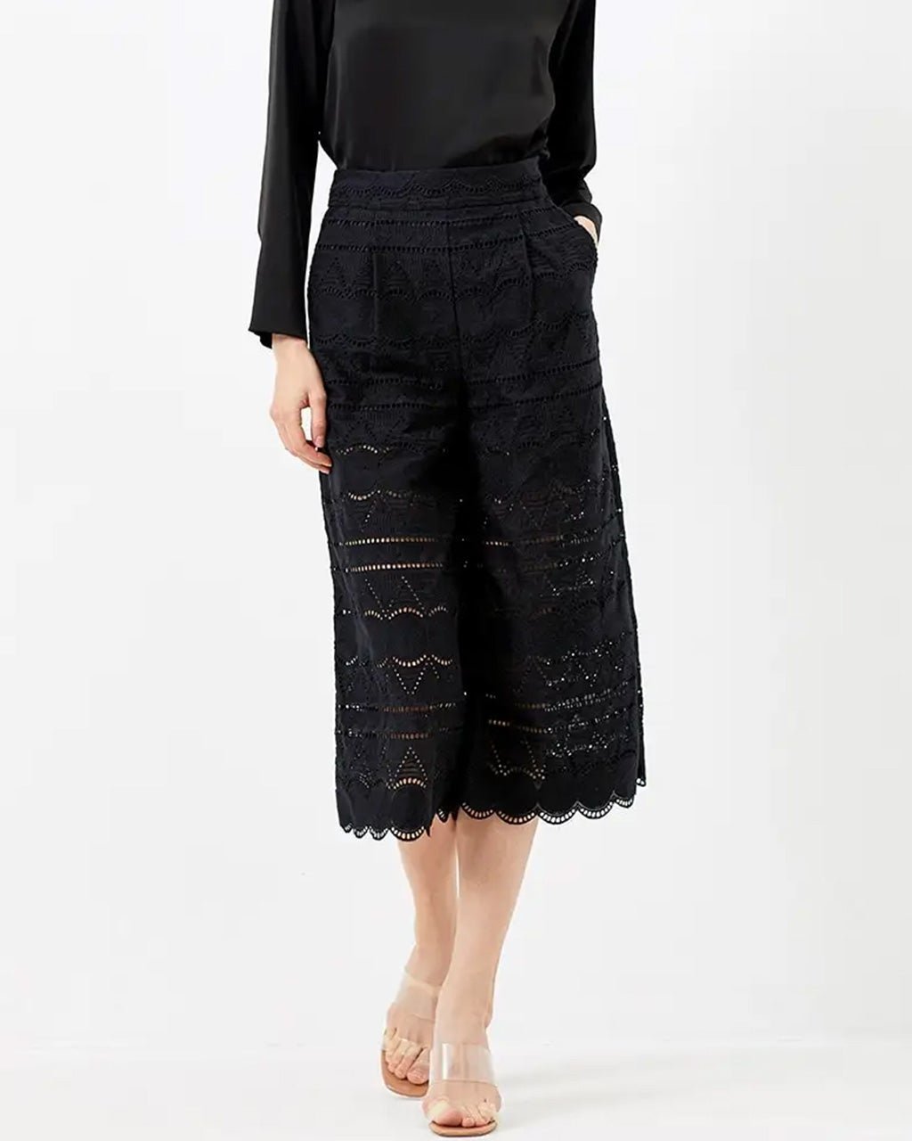 【ドゥクラッセ/DoCLASSE】のスカラップレース・アンクルワイド インテリア・キッズ・メンズ・レディースファッション・服の通販 founy(ファニー) 　ファッション　Fashion　レディースファッション　Fashion for Women　パンツ　Pants & Trousers　スカラップ　Scallop, Scalloped Edge　フレア　Flare, Flared　レース　Lace, Lace Fabric　夏　Summer　ブラック|ID: prp329100004935406 ipo3291000000037037373