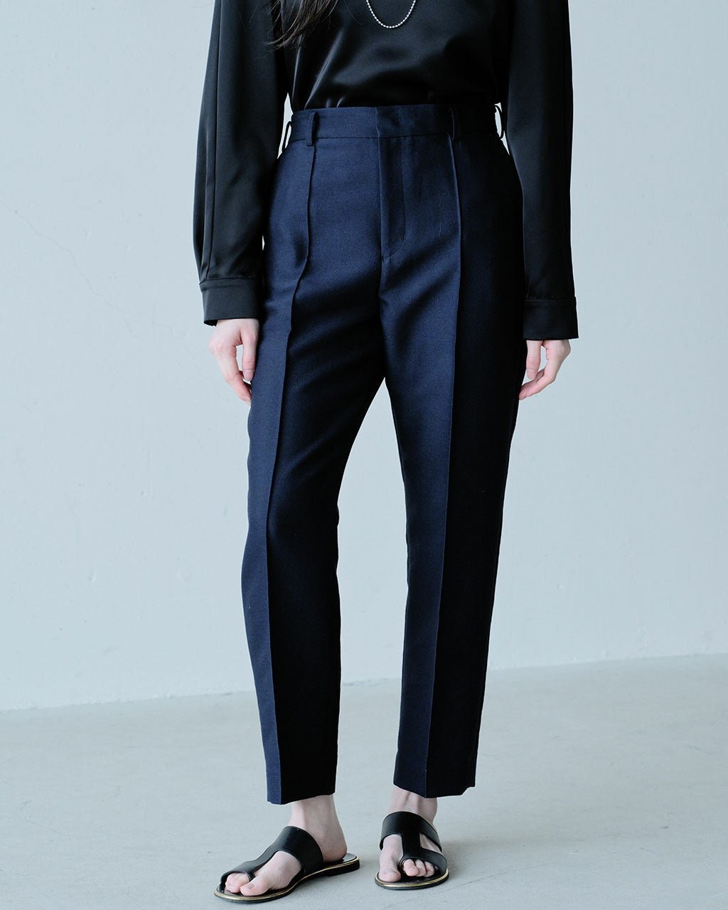 【ドゥクラッセ/DoCLASSE】のシルキーダブルフェイス・テーパードパンツ インテリア・キッズ・メンズ・レディースファッション・服の通販 founy(ファニー) 　ファッション　Fashion　レディースファッション　Fashion for Women　パンツ　Pants & Trousers　新作・新入荷　New Arrivals / New In　おすすめ　Recommended / Our Picks　ジャケット　Jacket, Outerwear　セットアップ　Set-Up, Coordinated Outfit　センター　Center, Center Line　ダブル　Double, Double-Breasted　フェイス　Face, Facial Design　ネイビー|ID: prp329100004935429 ipo3291000000037037442