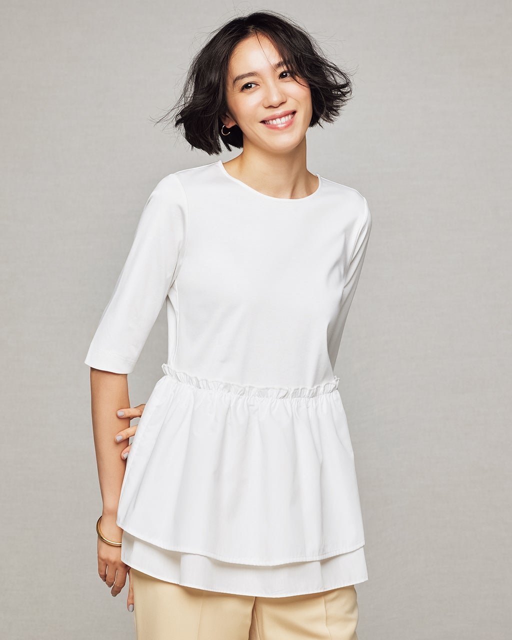 【ドゥクラッセ/DoCLASSE】の異素材コンビティアードペプラムトップス 人気、トレンドファッション・服の通販 founy(ファニー) 　ファッション　Fashion　レディースファッション　Fashion for Women　トップス・カットソー　Cut & Sew Tops　シャツ・ブラウス・オフィスカジュアル　Elegant Blouses & Button-Ups　ロングTシャツ・Tシャツ　Longline T-Shirts & Tees　カットソー・ベーシックTシャツ　Cut-and-Sewn Tops / Stretch Tees & Basics　なめらか　Smooth, Silky Texture　カットソー　Cut and Sewn Top　シルケット　Silket, Silky Cotton　ティアード　Tiered, Tiered Style　フォルム　Silhouette, Form　エレガント 上品　Elegant　 other-1|ID: prp329100004935501 ipo3291000000037037680