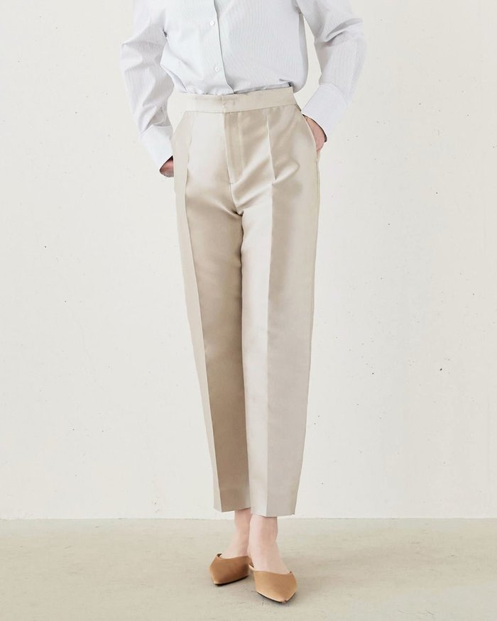 【ドゥクラッセ/DoCLASSE】のイタリアンタフタ・センタープレスパンツ インテリア・キッズ・メンズ・レディースファッション・服の通販 founy(ファニー) https://founy.com/ ファッション Fashion レディースファッション Fashion for Women パンツ Pants & Trousers イタリア Italy オケージョン Occasion Wear シルク Silk, 100% Silk センター Center, Center Line タフタ Taffeta, Structured Fabric フロント Front, Front Design |ID: prp329100004935523 ipo3291000000037099022