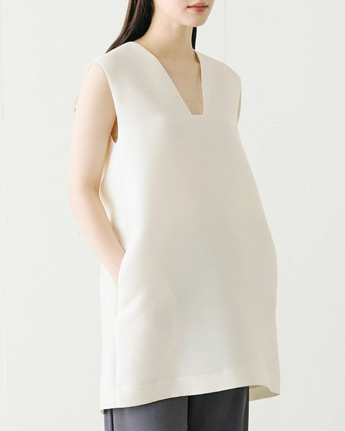 【ドゥクラッセ/DoCLASSE】のオクタダブルクロス・チュニックジレ インテリア・キッズ・メンズ・レディースファッション・服の通販 founy(ファニー) https://founy.com/ ファッション Fashion レディースファッション Fashion for Women アウター Coat / Outerwear Collection レディースジャケット・軽アウター Jackets シルク Silk, 100% Silk シンプル Simple, Minimal ジャケット Jacket, Outerwear スクエア Square, Square Shape タートル Turtleneck, Turtle Collar ノースリーブ Sleeveless, No-Sleeve フォルム Silhouette, Form ベスト Vest, Waistcoat |ID: prp329100004935525 ipo3291000000037099024