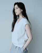 【ドゥクラッセ/DoCLASSE】のコットンニット・Vネックベスト オフホワイト|ID: prp329100004935527 ipo3291000000037366170